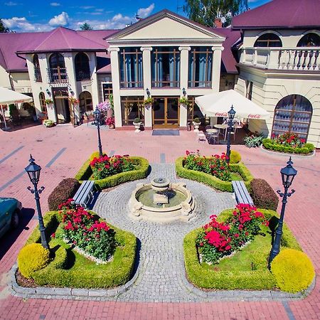 Hotel ยาโรสวาฟ ภายนอก รูปภาพ