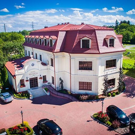 Hotel ยาโรสวาฟ ภายนอก รูปภาพ